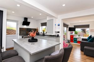 Kitchen- click for photo gallery